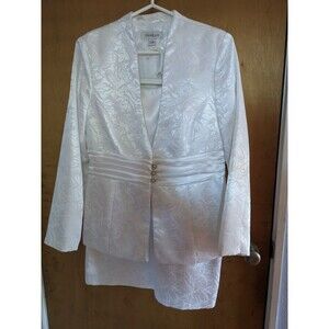 Danillo Woman's White 2Piece Skirt Suit Size 10 Mature Bride Wedding Formal